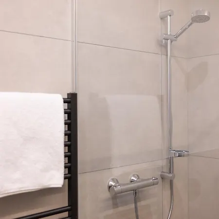 Station 21 - Luxus Lofts - Gruppen Bis 20 Personen - Parkplatz - Konferenzraum Ξενοδοχείο με διαμερίσματα Φούλντα